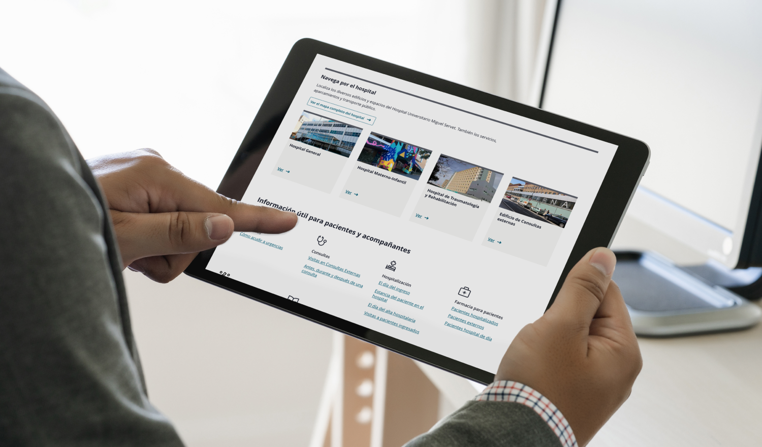 Webs de hospitales de Aragón visualizadas en una tablet